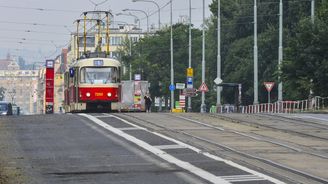 Na Libeňský most se kromě tramvají vrátí i automobily, rozhodli radní