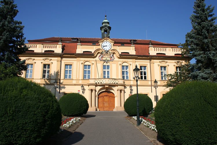 Radnice Prahy 8 se nachází v Libeňském zámečku.