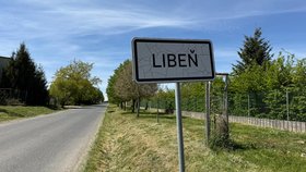 Dítě vypadlo z kabiny a spadlo přímo pod zadní kolo traktoru