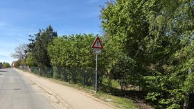 Dítě vypadlo z kabiny a spadlo přímo pod zadní kolo traktoru