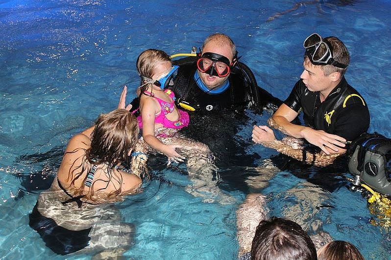 Toužili jste zkusit potápění v neoprénu a s bombou? V rámci aquaparku máte tuto možnost.