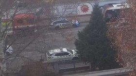 Cestující zasáhla v autobusu horká kapalina z topení do obličeje.