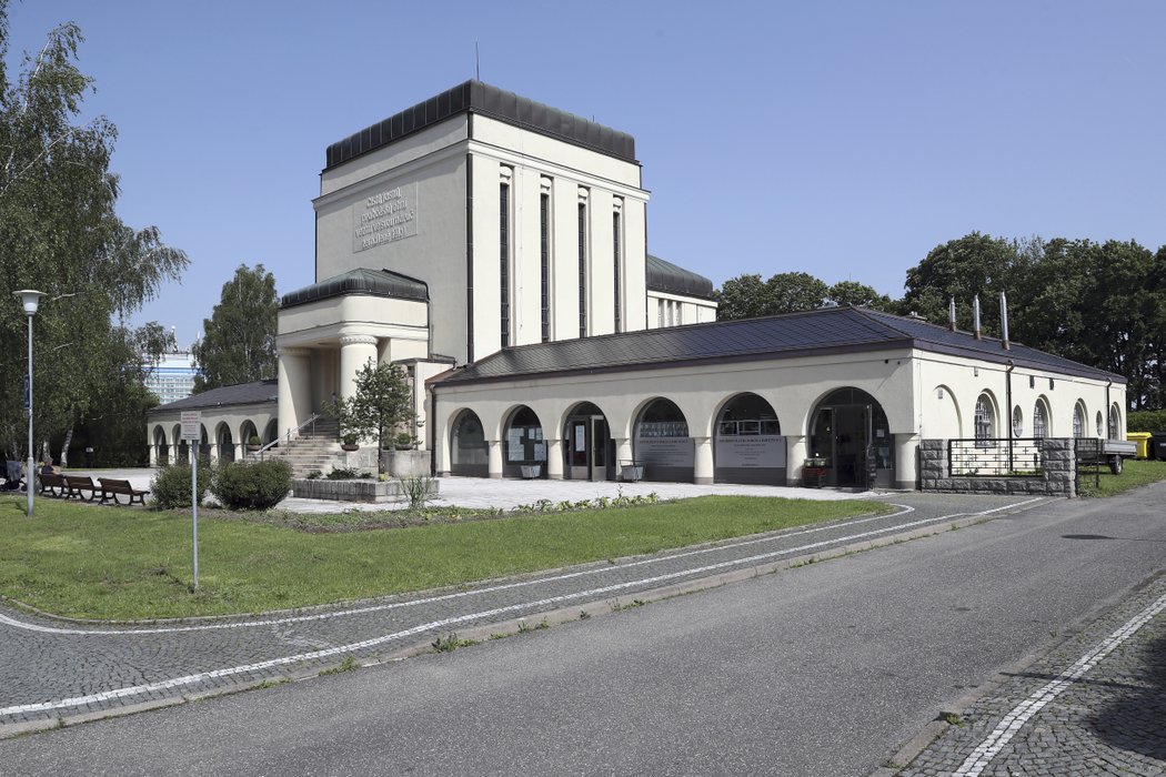 Liberecké krematorium, kde se nejbližší naposledy rozloučili s Jaroslavem Nedvědem starším