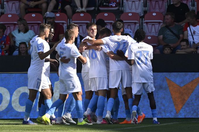 ONLINE: Plzeň - Liberec 0:1. Vlastní gól Ladry! Po rohu nechtěně zamířil na svoji branku ONLINE: Plzeň - Liberec 0:1. Vlastní gól Ladry! Po rohu nechtěně zamířil na svoji branku