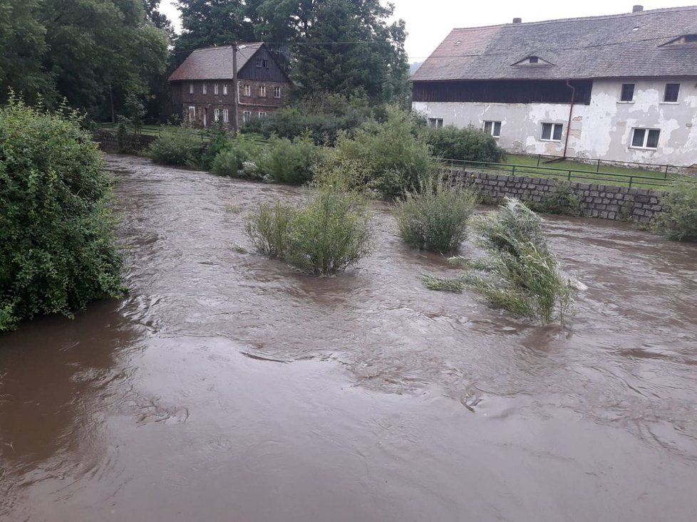 Déšť zvedl hladiny řek v Libereckém kraji (17.7.2021)