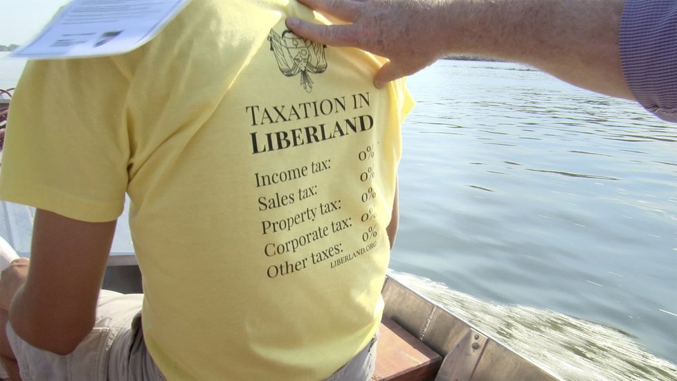 Na Liberland se přijlei během natáčení filmu podívat zájemci o investice.