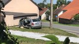 Smrtelná nehoda na Příbramsku: Senior (†80) autem zdemoloval dům