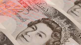 Britové zavedou novou dvanáctihrannou libru, snaží se bojovat s padělky