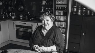 Do zrcadla koukám jen, když se v něm fotím, říká fotografka Jarcovjáková. Dokument o ní míří na Oscary Do zrcadla koukám jen, když se v něm fotím, říká fotografka Jarcovjáková. Dokument o ní míří na Oscary