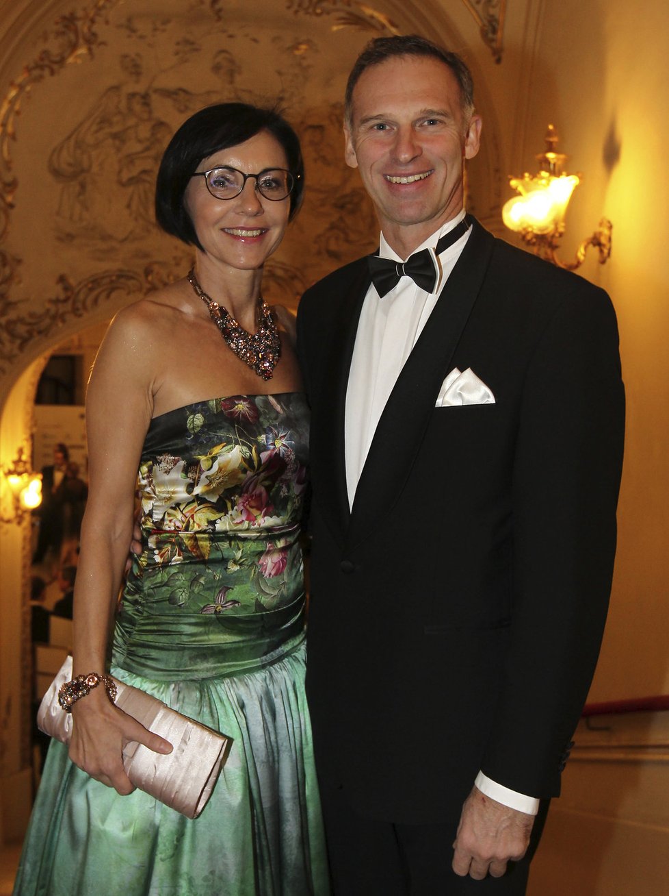 Generální ředitelka vydavatelství Ringier Axel Springer Libuše Šmuclerová s partnerem Dominikem Haškem.