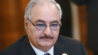 Libyjský generál Haftar ujistil Moskvu, že svou zemi vyčistí od teroristů