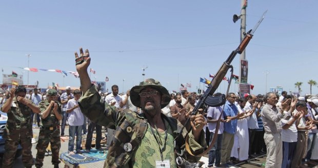 Rebelové prý zabili Kaddáfího syna, NATO informaci prověřuje