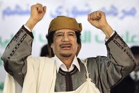 Překvapený Kaddáfí: Proč mi nikdo nepomůže?