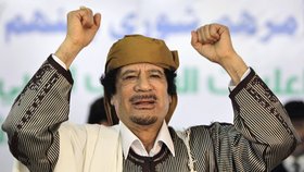 Pěstičkami může Kaddáfí hrozit, jak chce, ale zahraničí mu nepomůže