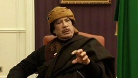 Diktátor Muammar Kaddáfí se nehodlá vzdát. Údajně proti bombradování používá civilisty jako živý štít