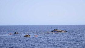 Ve Středozemním moři se utopilo přinejmenším sedm migrantů.
