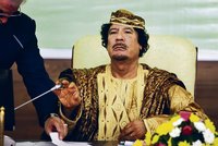 Libyjci se bouří: Kaddáfímu sebrali město