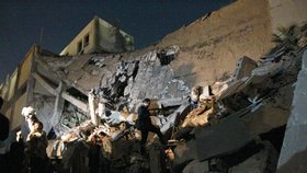Spojenecká střela zasáhla a zničila Kaddáfího rezidenci v Tripolisu