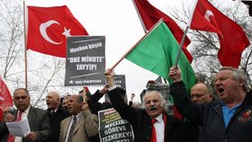 Turecko bylo jediným členem NATO, který se ohrazoval proti vojenskému zásahu v Libyi