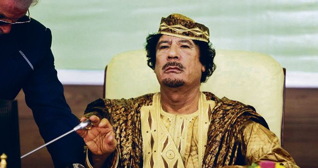 Excentrický vládce Libye Muammar Kaddáfí se po čtyřech desítkách let u moci začíná bát o svůj úřad