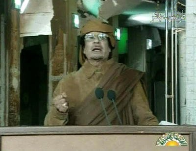 "Libye slavně zvítězí, vzhlíží k nám celý svět," blábolil Kaddáfí