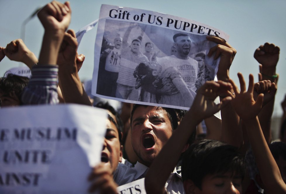 V Indii proběhla demonstrace proti náletům na Libyi