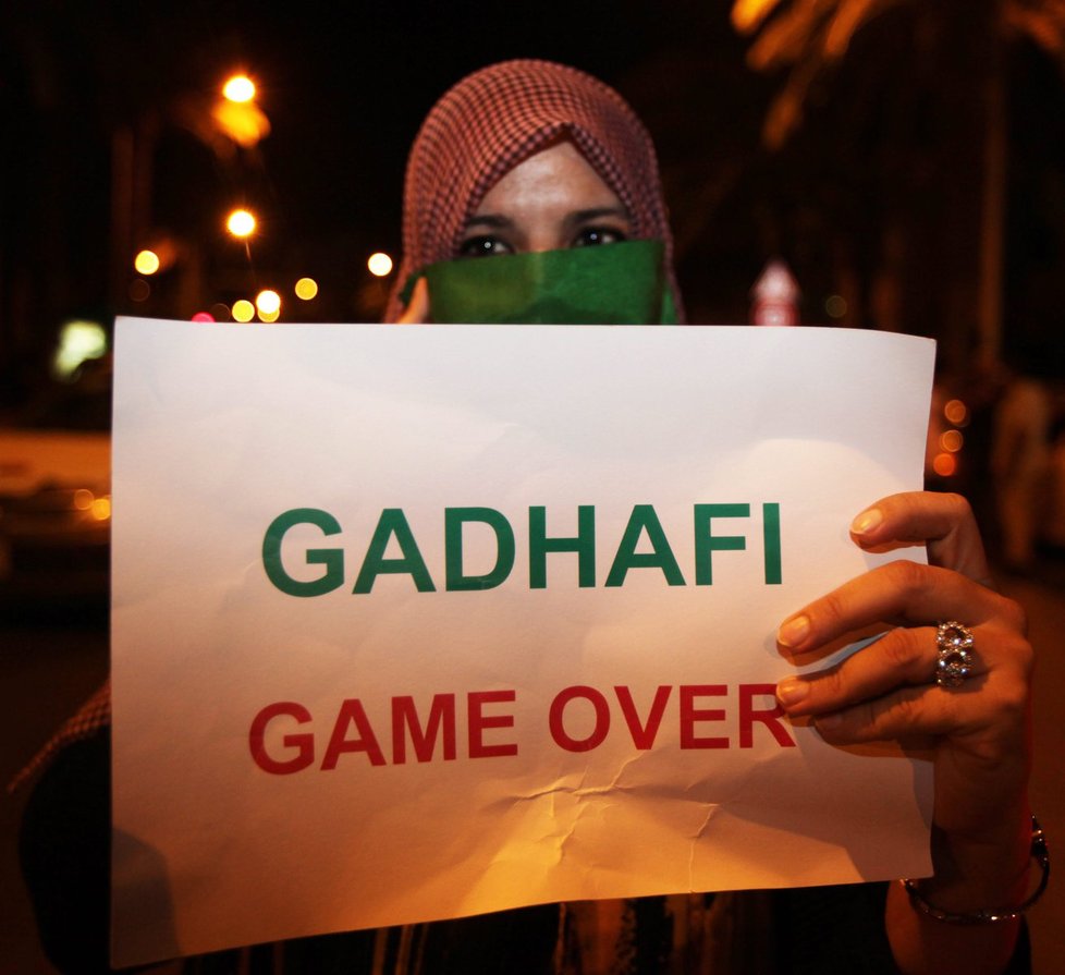 Povstalci vzkazují Kadáffímu, že končí