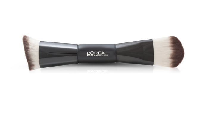 Štětec na konturování obličeje Make-up Designer Brush, L’Oréal, 399 Kč