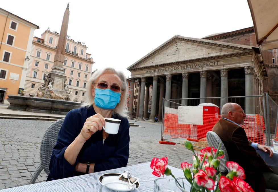 Koronavirus v Itálii: Restaurace se otevírají a lidé se navrací k normálu (18.5.2020).