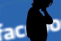 Češi propadli facebooku: Účet má polovina obyvatel, láká mladé a ženy
