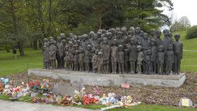 Pomník dětským obětem války připomíná 82 lidických dětí, které byly zavražděny v Chełmnu nad Nerrem