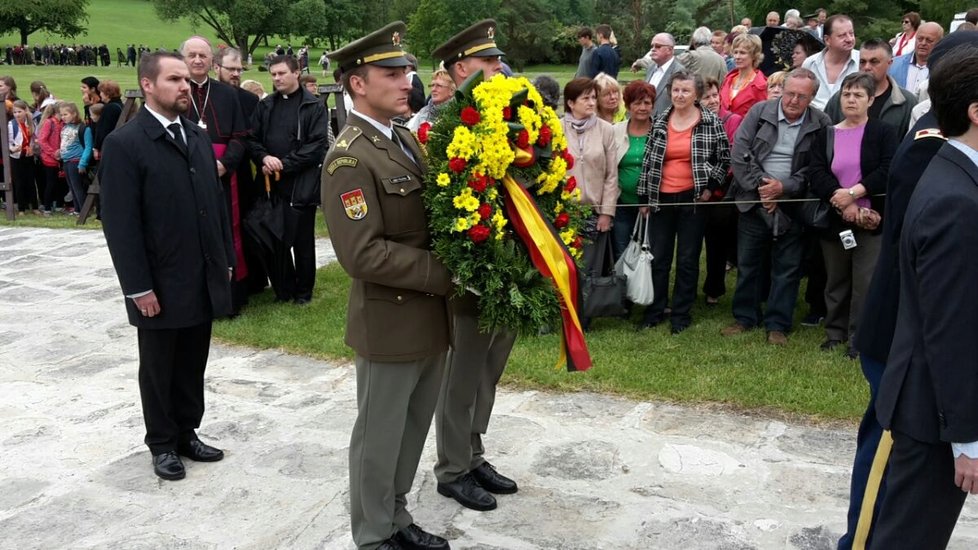 Pieta v Lidicích u příležitosti 74 let od vyhlazení obce nacisty