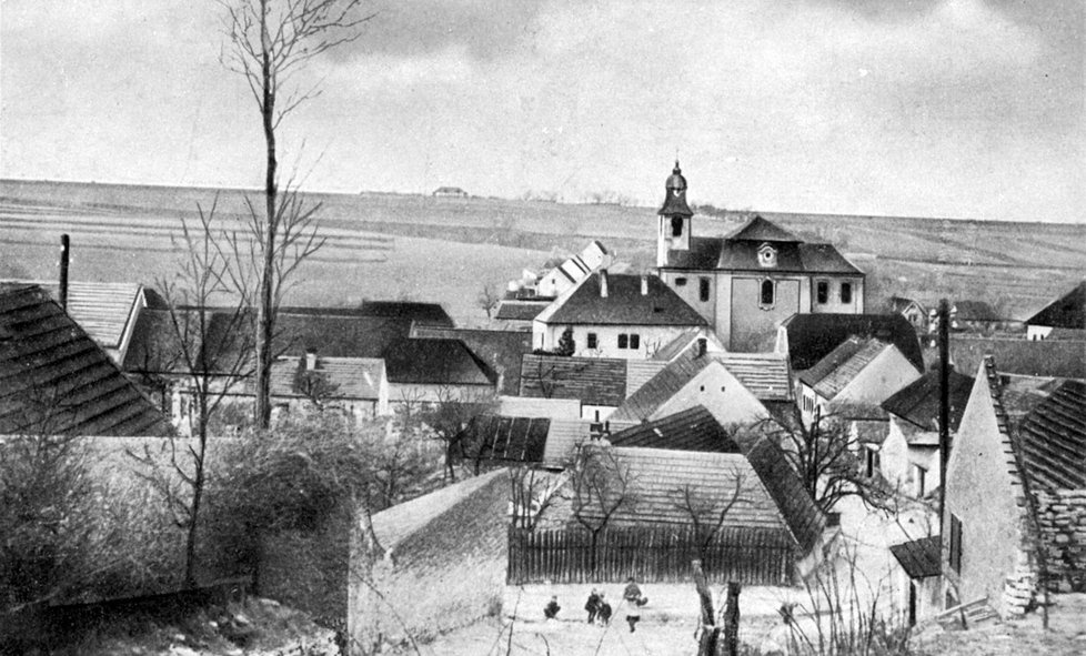 Lidice před vypálením v roce 1942, společně s Ležáky to byly dvě vesnice vypálené jako trest za atentát na Heydricha.