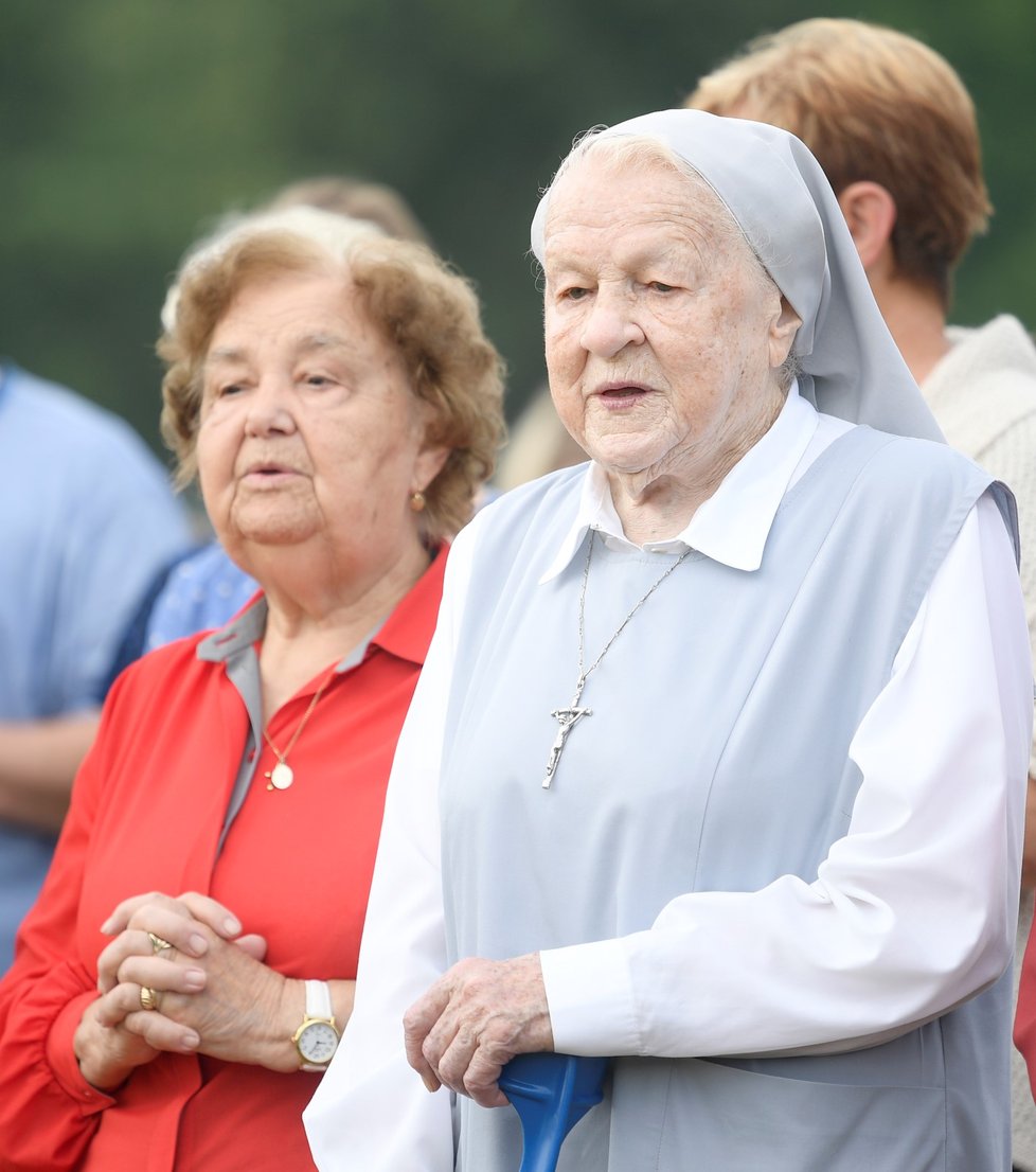 76 let od vypálení Lidic. Ceremoniálu se zúčastnily desítky hostů