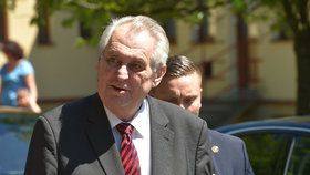 Zeman hřměl v Lidicích: Zbabělost vydáváme za multikulti toleranci.