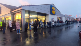 Šílenství kvůli vajíčkům v akci. Češi vzali útokem obchody Lidl, vyprodáno bylo za minuty