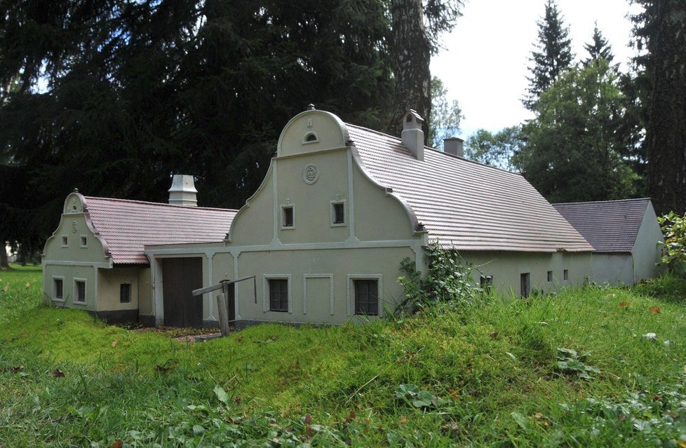 Lidové statky ve vesnici Holašovice_Park Boheminium