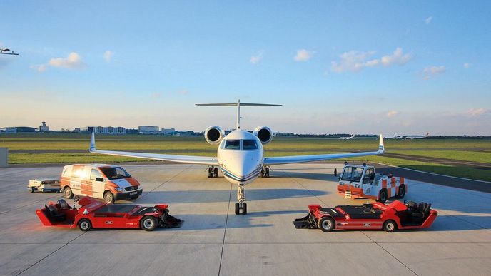 Lídr trhu. Aerolinky ABS Jets provozují dvanáct
tryskových letounů