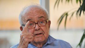 Publicista a filmový kritik Antonín Jaroslav Liehm zemřel 4. prosince 2020 ve věku 96 let
