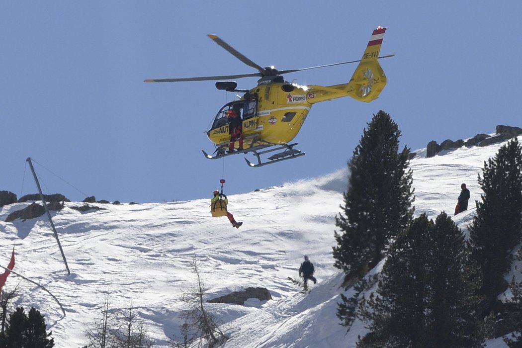 Pro Norku Lieovou musela doletět helikoptéra.