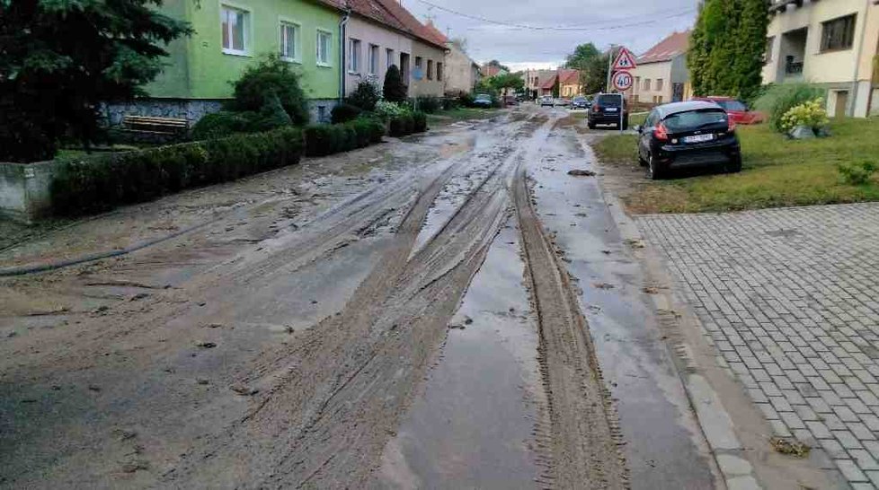 Následky lijáků na Hodonínsku (2022)