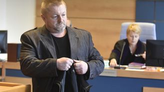 Majitel Likérky Drak: Bral jsem 20 tisíc, zisky inkasoval Březina