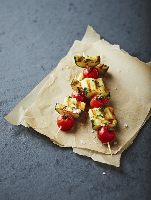 Udělejte ze zeleniny špízky a proložte je třeba fetou nebo tofu. Vegetariánskou dobrotu máte na světě