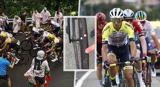 Šílený útok na peloton Tour de France: Připínáčky na silnici!