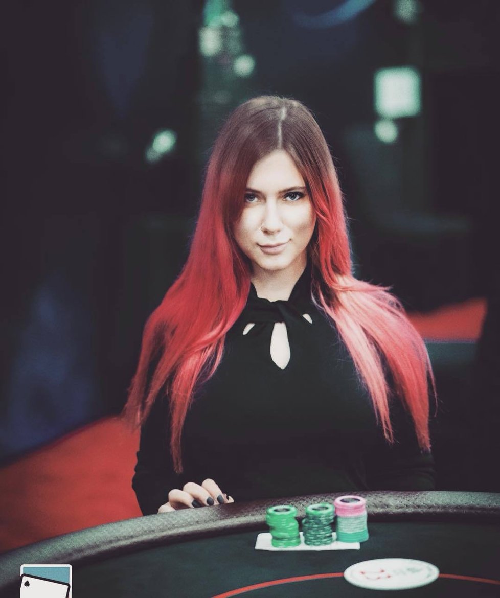 Nejvíce sexy hráčka pokeru světa Lilija Novikova (†26) zemřela při nehodě v koupelně.