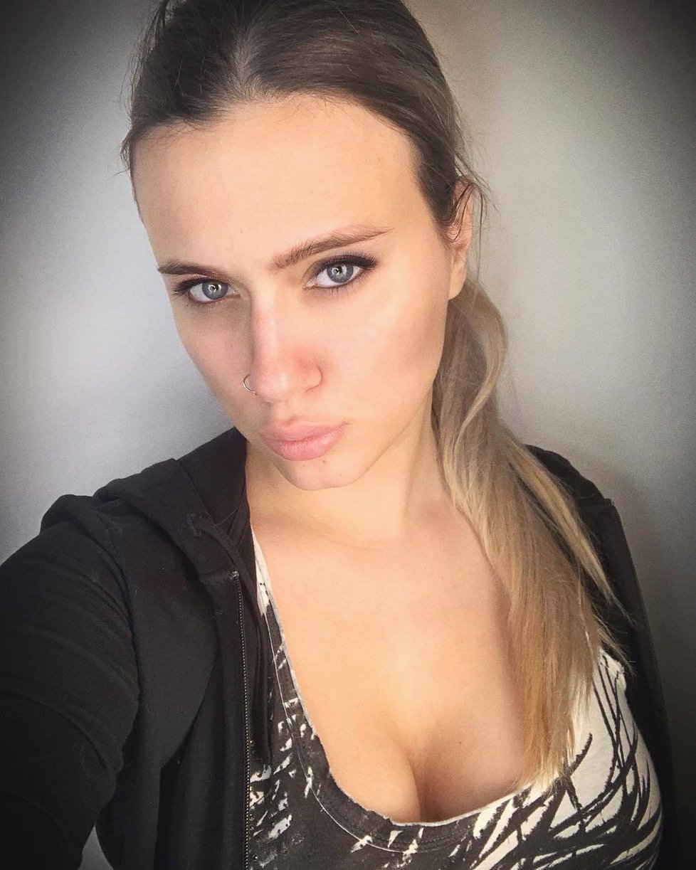 Nejvíce sexy hráčka pokeru světa Lilija Novikova (†26) zemřela při nehodě v koupelně.