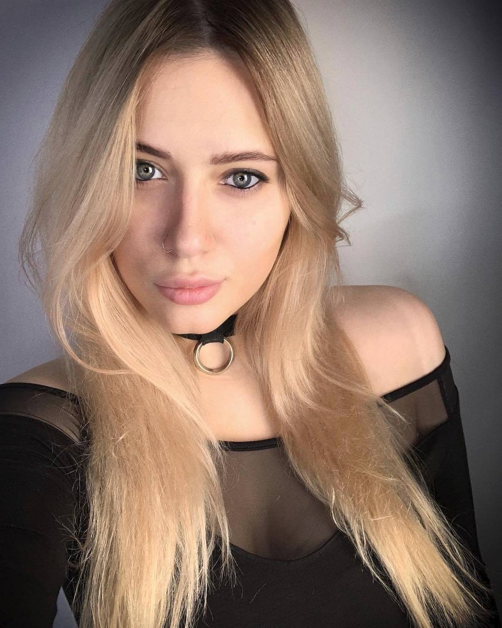 Nejvíce sexy hráčka pokeru světa Lilija Novikova (†26) zemřela při nehodě v koupelně.