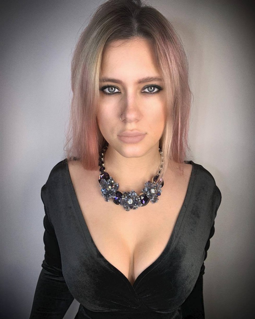 Nejvíce sexy hráčka pokeru světa Lilija Novikova (†26) zemřela při nehodě v koupelně.