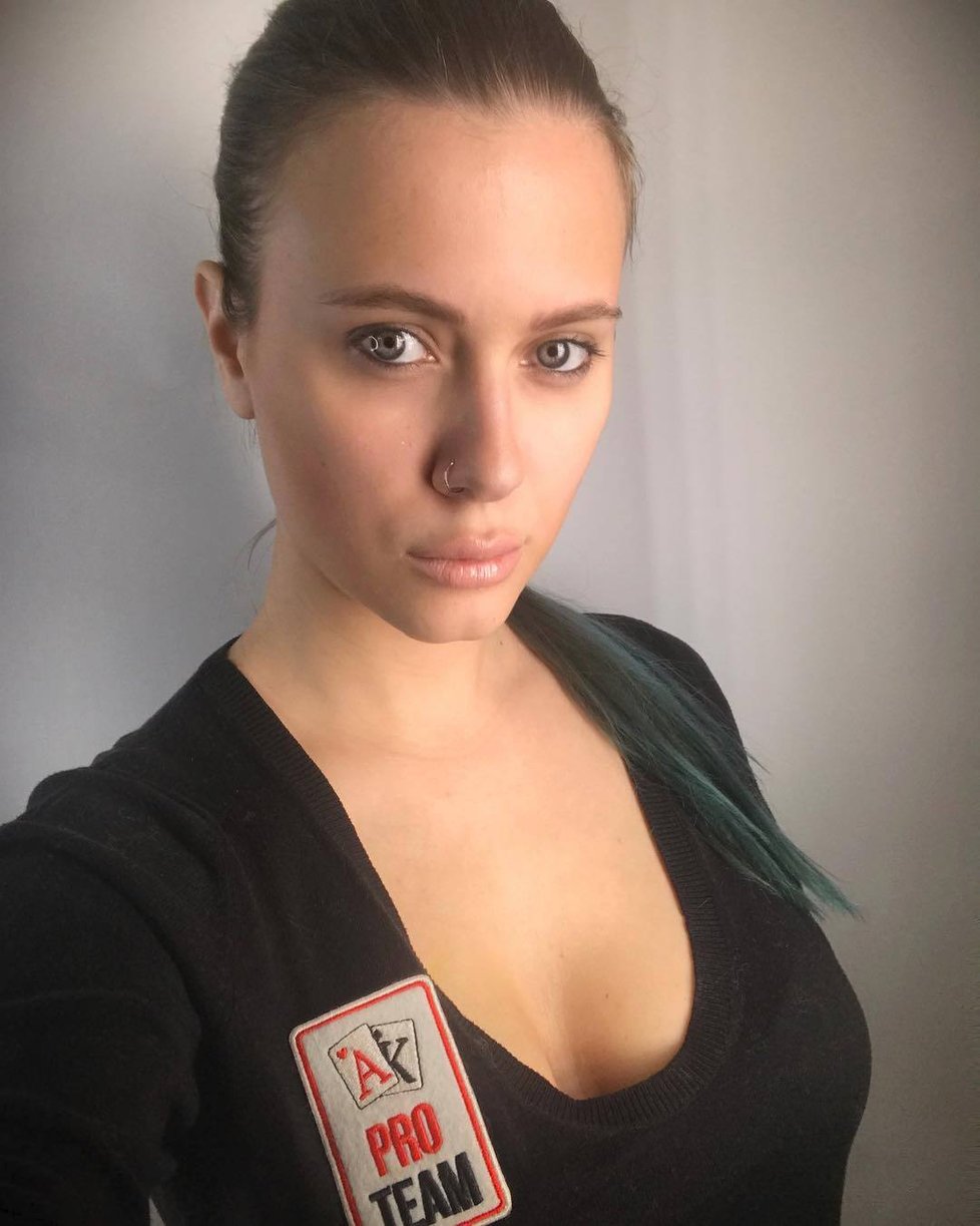Nejvíce sexy hráčka pokeru světa Lilija Novikova (†26) zemřela při nehodě v koupelně.