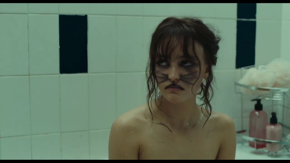 Lily-Rose Depp v traileru ke snímku Wolf